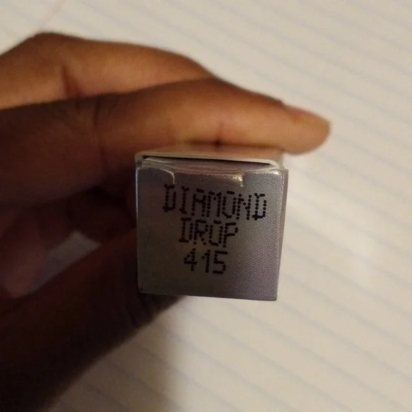 L'Oreal Paris *Brilliant Eyes* Liquid Eye Shadow - Picture 5 of 5